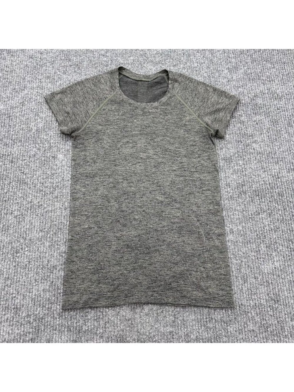 Lululemon Swiftly Tech Short Sleeve Active Wear T Shirt Athleisure Womens size 8